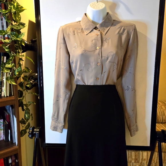 NWOTs, Laura Scott Tan Blouse with Embroidery, Size 8 - Picture 2 of 8